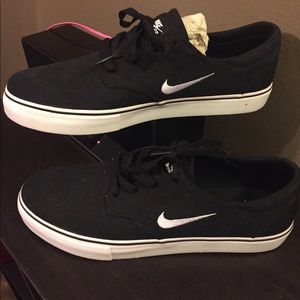 Nike size 11 Athletic shoe